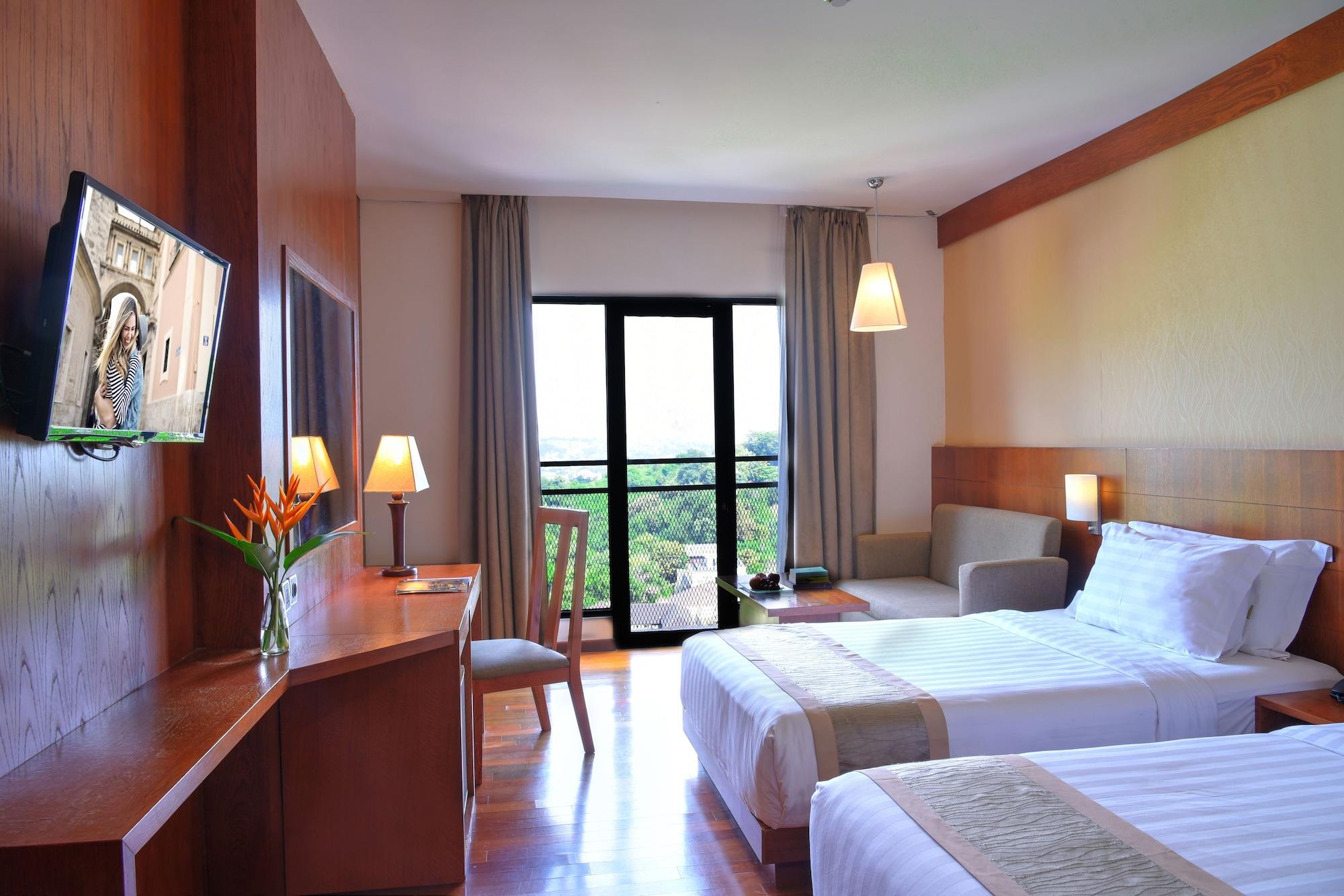 Oak Tree Emerald & Coventions Semarang