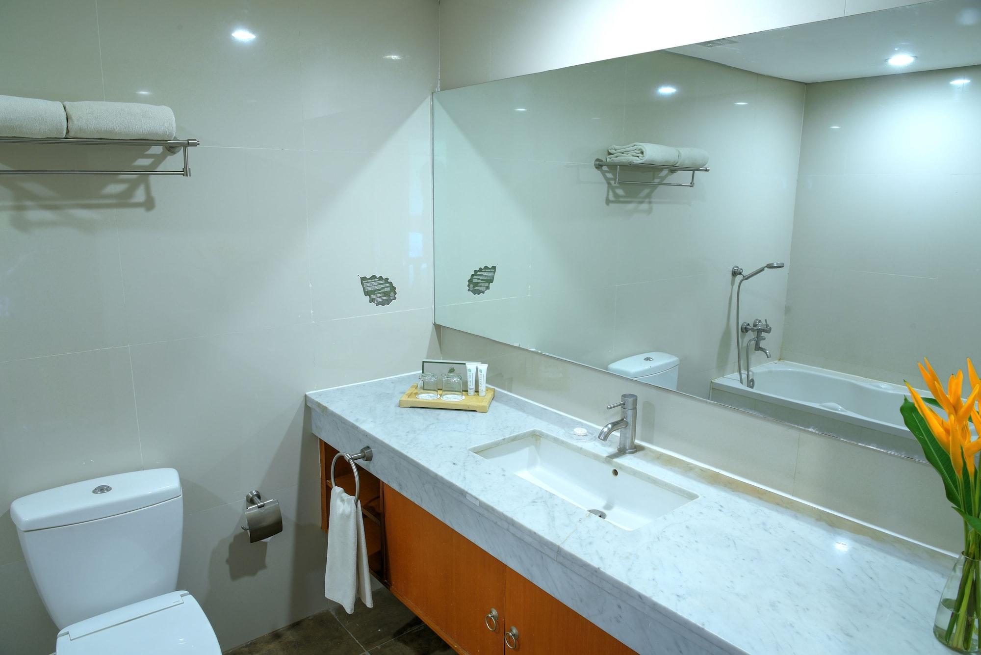 Oak Tree Emerald & Coventions Hotel 4*