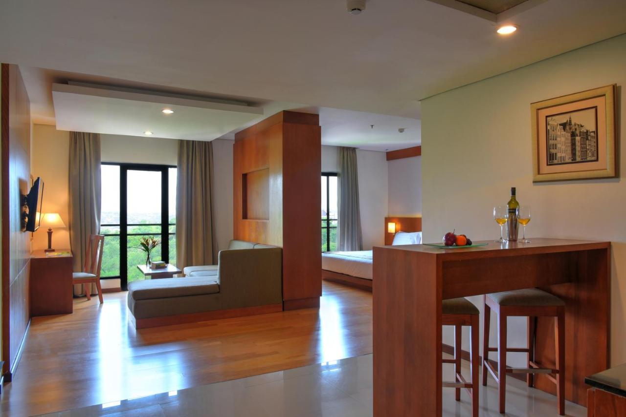 Hotel Oak Tree Emerald & Coventions