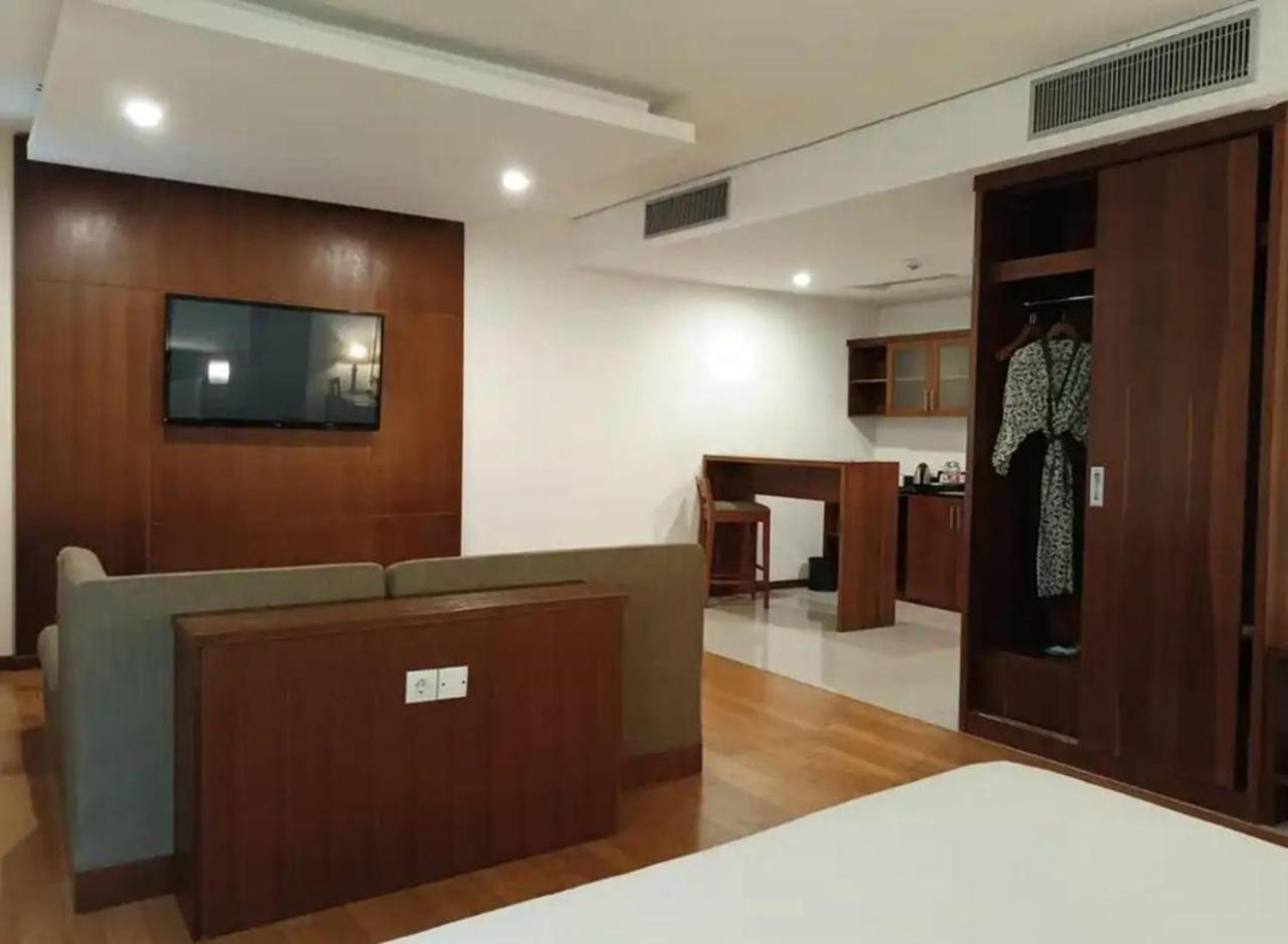 Oak Tree Emerald & Coventions Hotel 4*