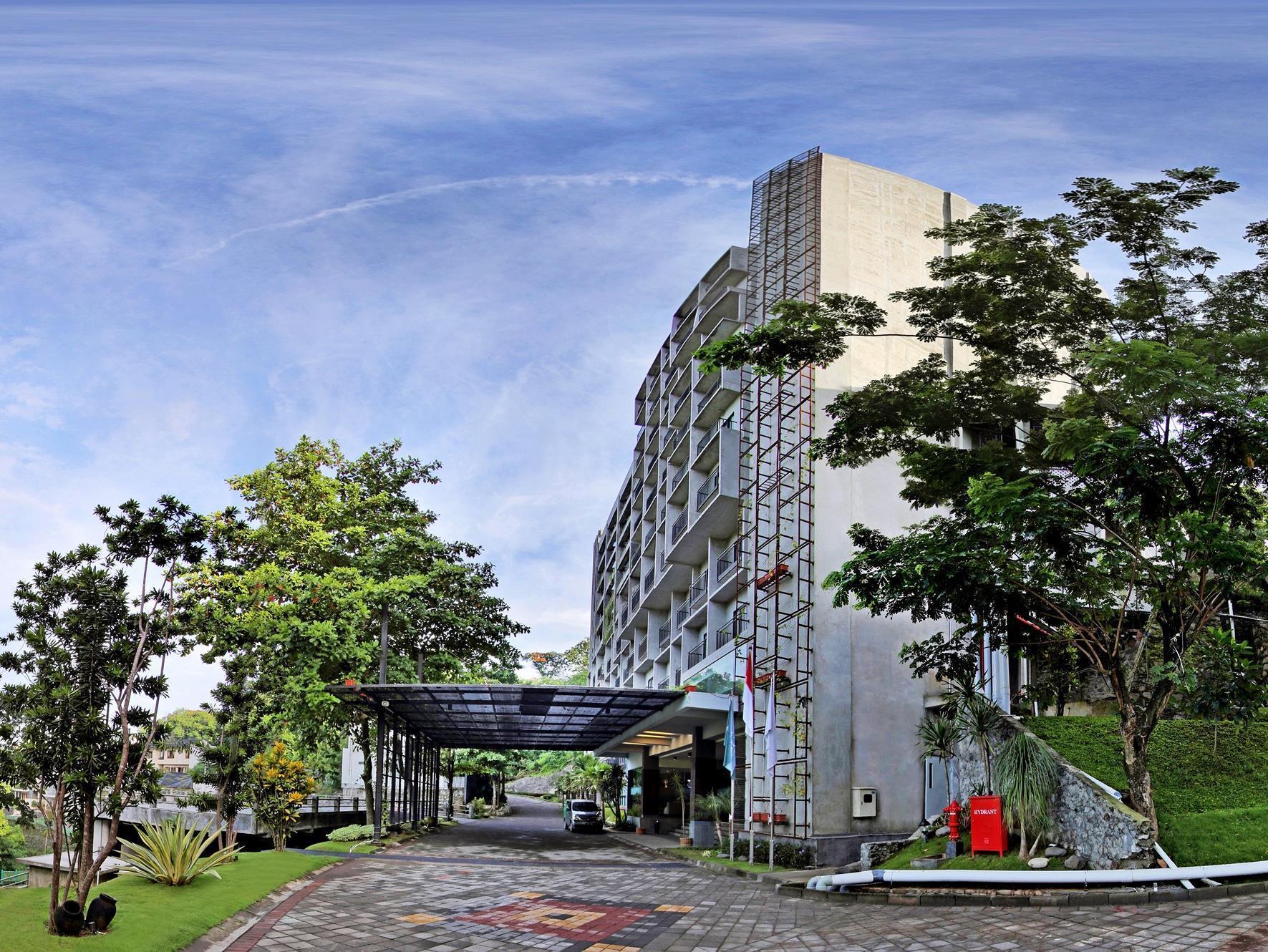 Oak Tree Emerald & Coventions Hotel Semarang