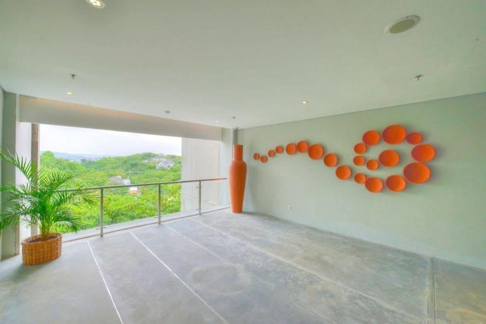 Oak Tree Emerald & Coventions 4* Semarang