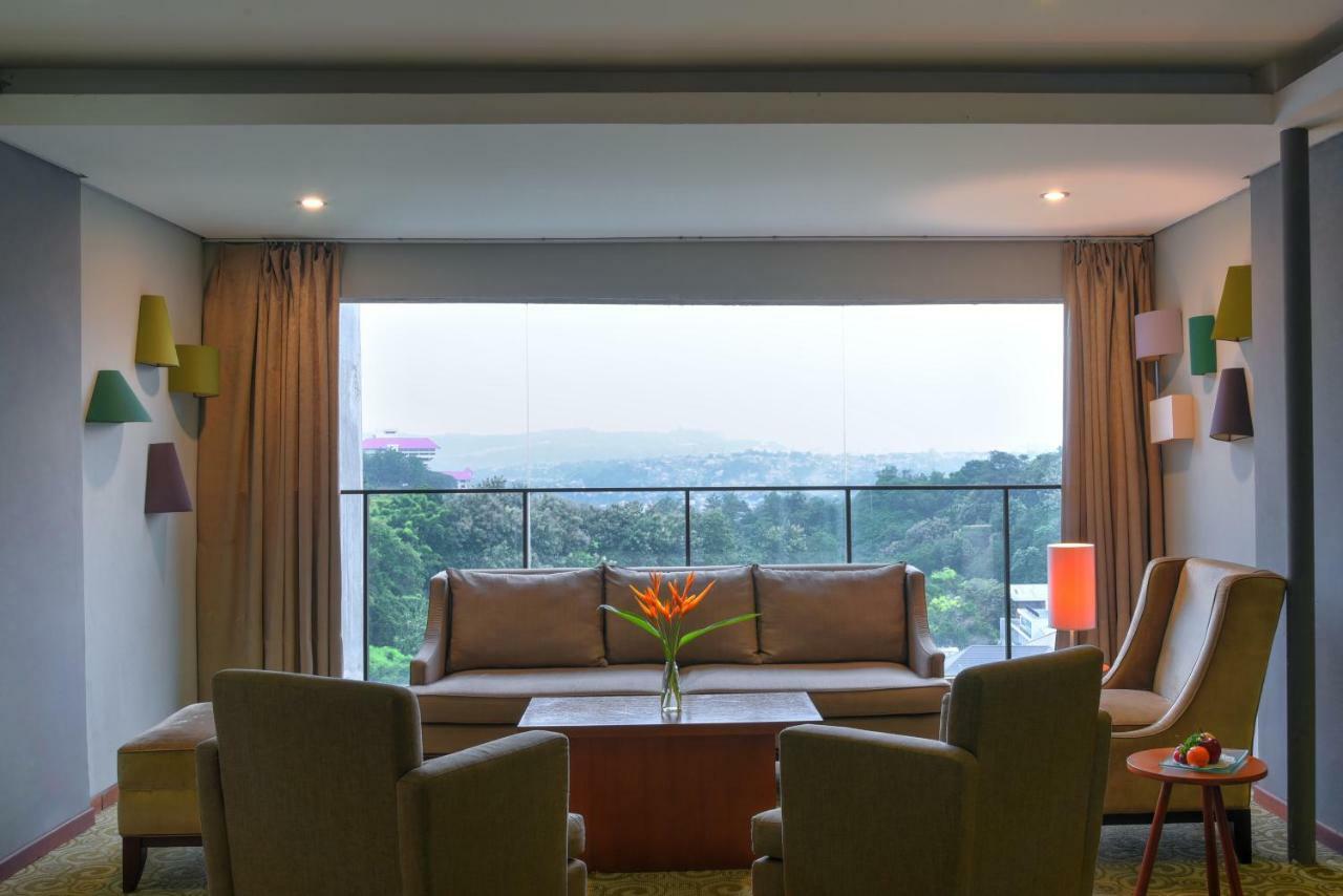 Oak Tree Emerald & Coventions 4*