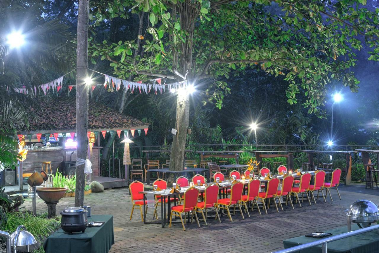 Oak Tree Emerald & Coventions Hotel